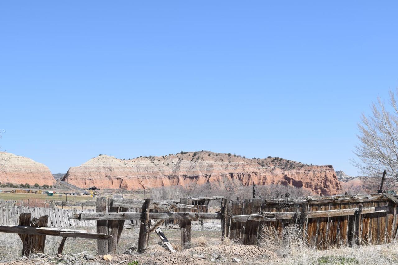 Log Cottages At Bryce Canyon #2 كانونفيل المظهر الخارجي الصورة