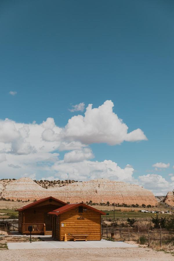 Log Cottages At Bryce Canyon #2 كانونفيل المظهر الخارجي الصورة